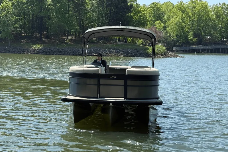 Slide: The Image of Harris 250 Cruiser 2025 - 2