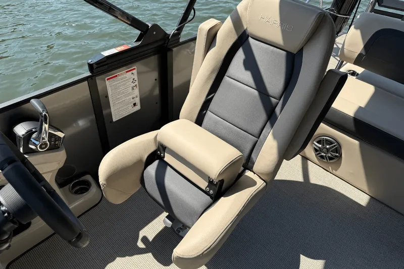 Slide: The Image of Harris 250 Cruiser 2025 - 25