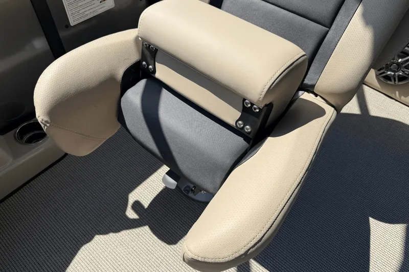 Slide: The Image of Harris 250 Cruiser 2025 - 26