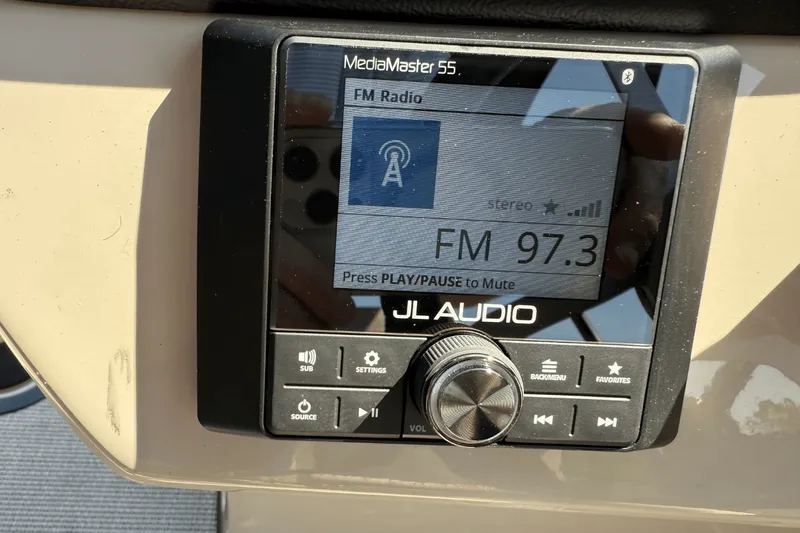 Slide: The Image of Harris 250 Cruiser 2025 - 28