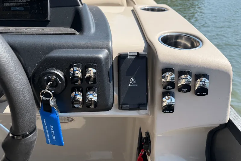 Slide: The Image of Harris 250 Cruiser 2025 - 30