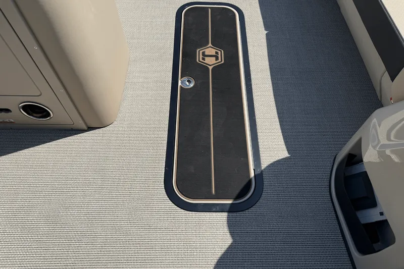 Slide: The Image of Harris 250 Cruiser 2025 - 33