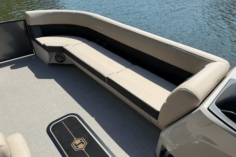 Slide: The Image of Harris 250 Cruiser 2025 - 36