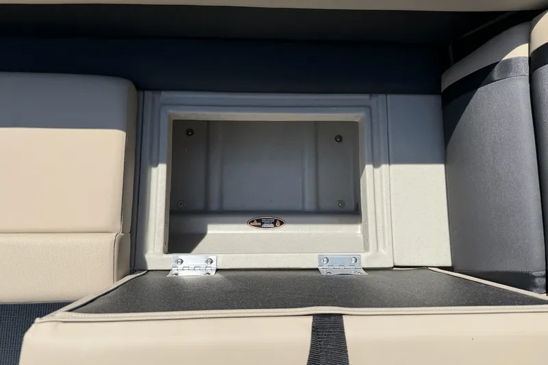 Slide: The Image of Harris 250 Cruiser 2025 - 38