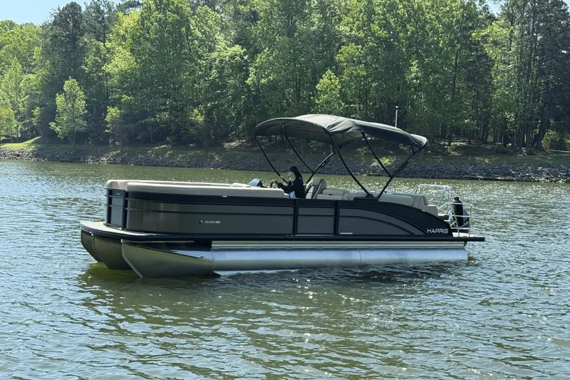 Slide: The Image of Harris 250 Cruiser 2025 - 4