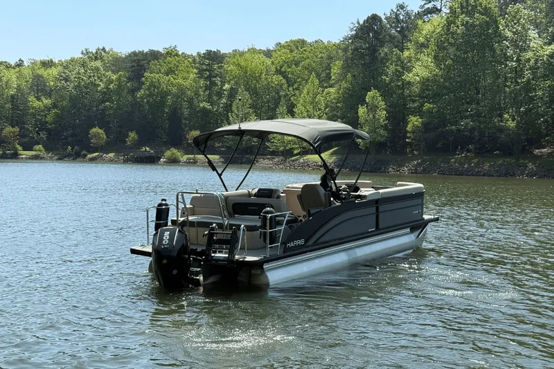 Slide: The Image of Harris 250 Cruiser 2025 - 6