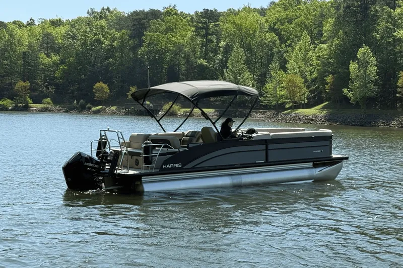 Slide: The Image of Harris 250 Cruiser 2025 - 7