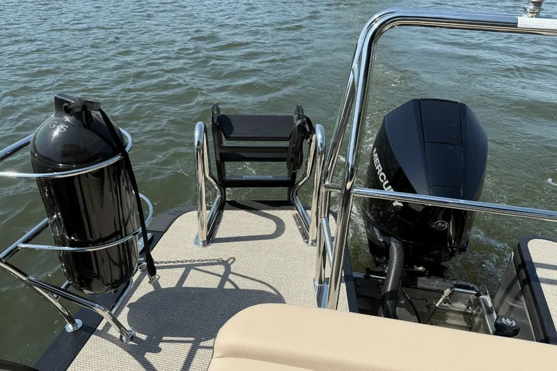 Slide: The Image of Harris 250 Cruiser 2025 - 9