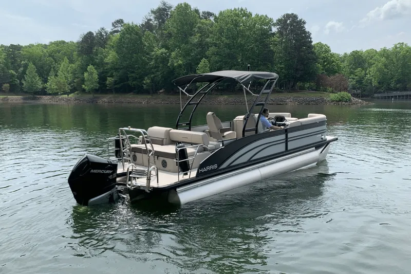 Slide: The Image of Harris 250 Sunliner Sport 2025 - 3