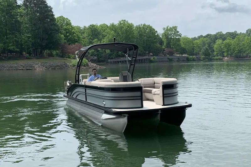 Slide: The Image of Harris 250 Sunliner Sport 2025 - 7