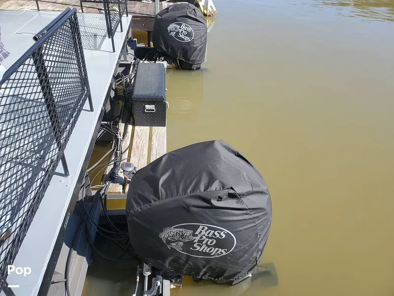 Slide: The Image of Custom 50-Foot Houseboat 2019 - 10100781