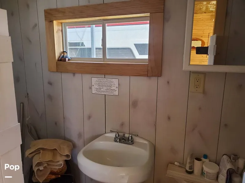 Slide: The Image of Bathroom Sink - 10100822