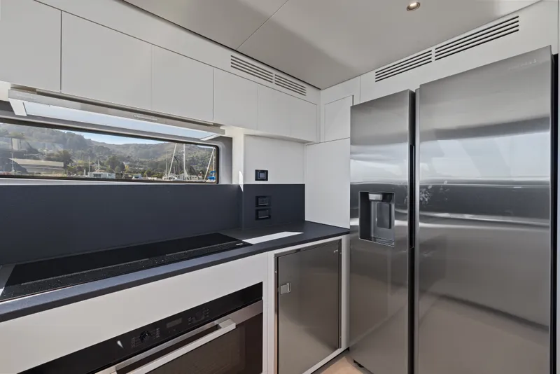 Slide: The Image of Azimut Magellano 25M 2026 - 101