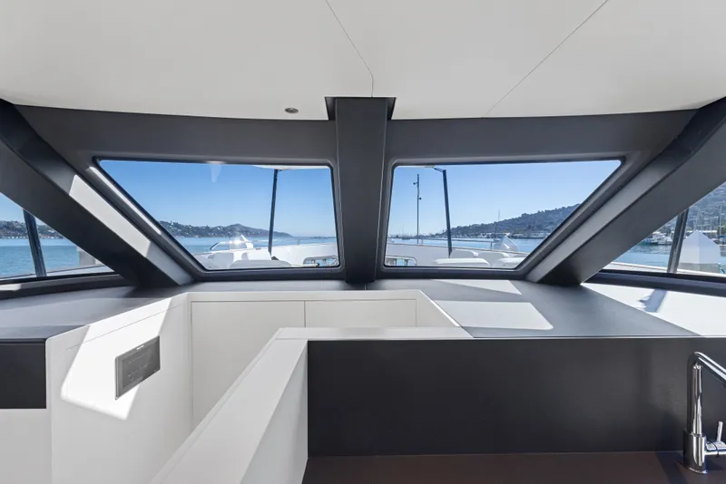 Slide: The Image of Azimut Magellano 25M 2026 - 107