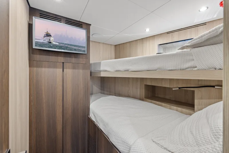 Slide: The Image of Azimut Magellano 25M 2026 - 111