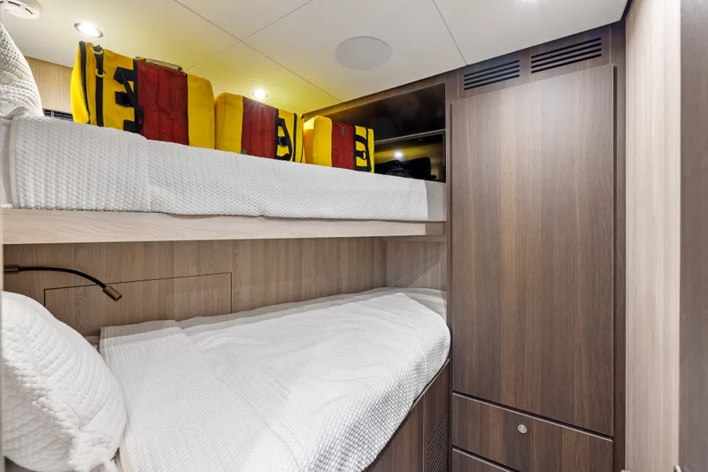 Slide: The Image of Azimut Magellano 25M 2026 - 112