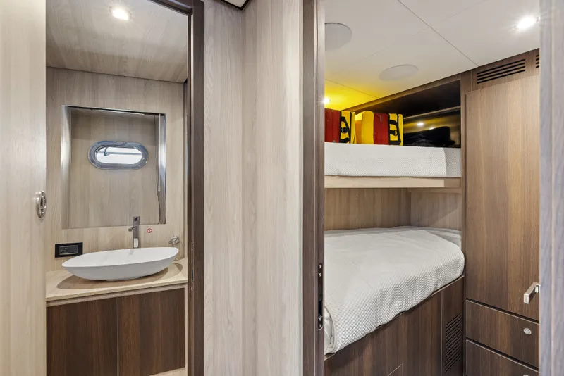 Slide: The Image of Azimut Magellano 25M 2026 - 113