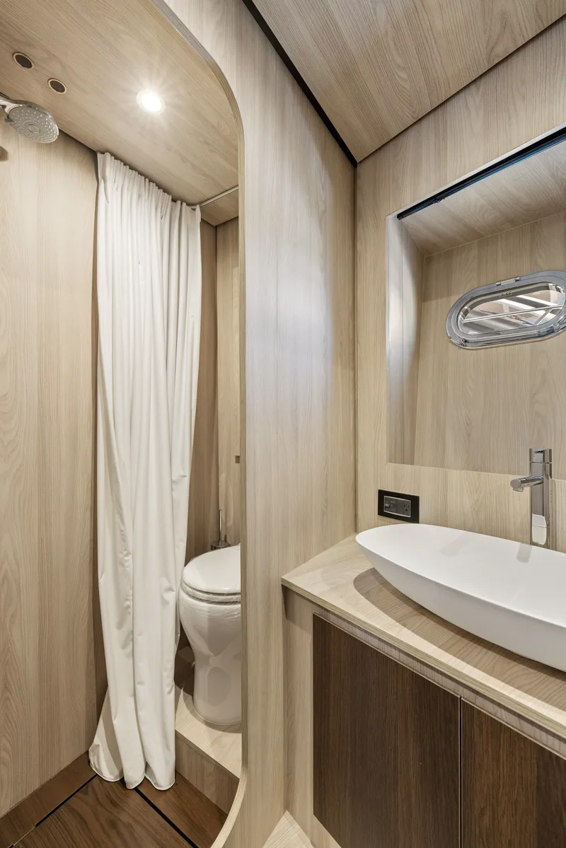 Slide: The Image of Azimut Magellano 25M 2026 - 117