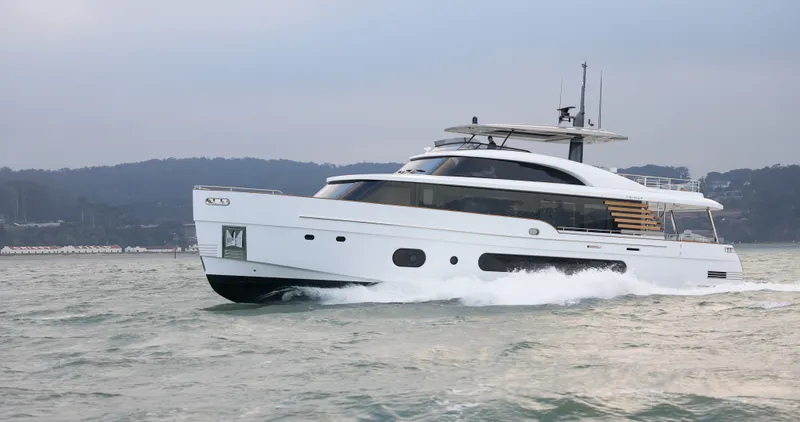 Slide: The Image of Azimut Magellano 25M 2026 - 12