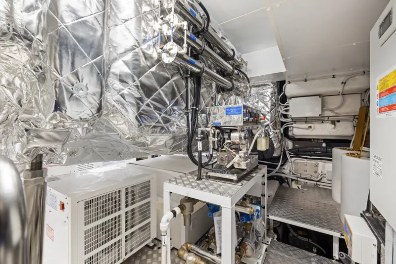 Slide: The Image of Azimut Magellano 25M 2026 - 122