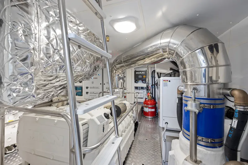 Slide: The Image of Azimut Magellano 25M 2026 - 124