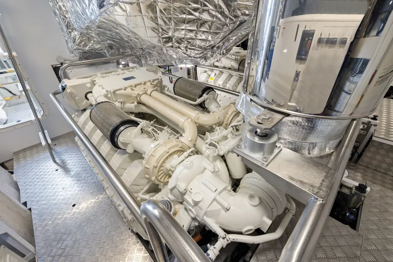 Slide: The Image of Azimut Magellano 25M 2026 - 126