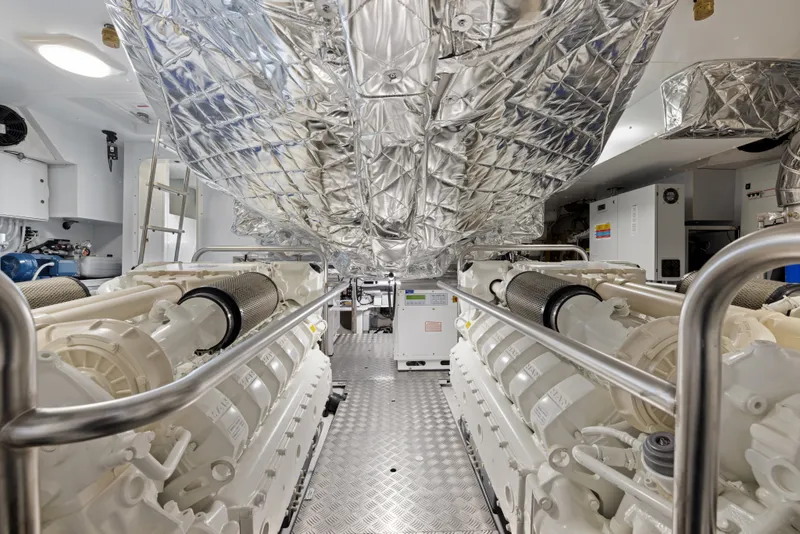 Slide: The Image of Azimut Magellano 25M 2026 - 128