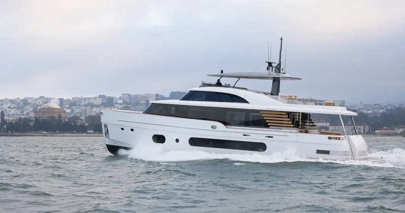 Slide: The Image of Azimut Magellano 25M 2026 - 15