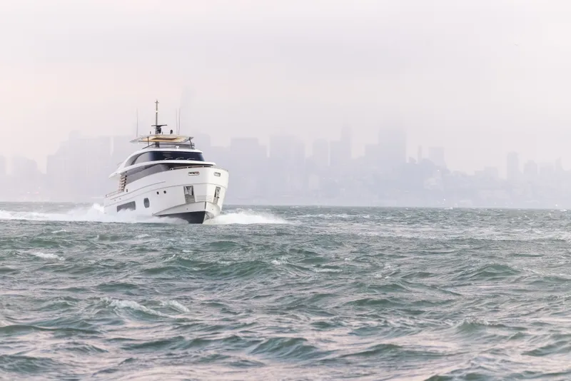 Slide: The Image of Azimut Magellano 25M 2026 - 25