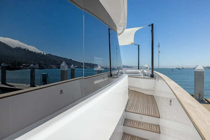Slide: The Image of Azimut Magellano 25M 2026 - 34