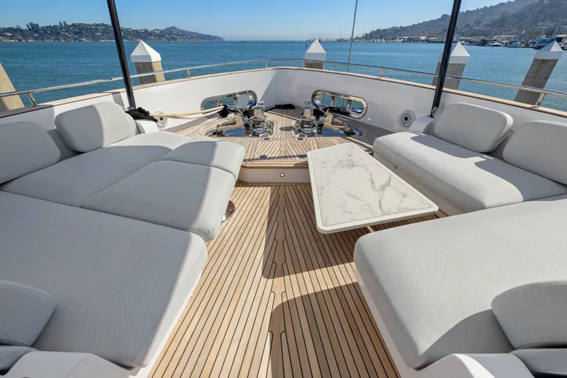 Slide: The Image of Azimut Magellano 25M 2026 - 36