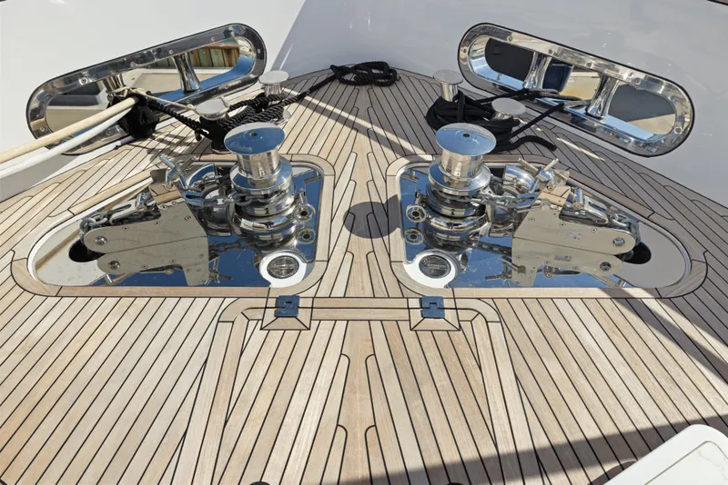 Slide: The Image of Azimut Magellano 25M 2026 - 38