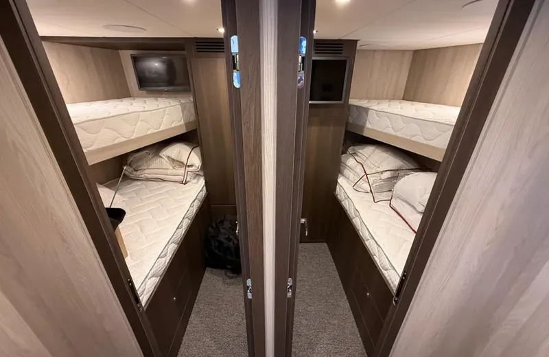 Slide: The Image of Azimut Magellano 25M 2026 - 46