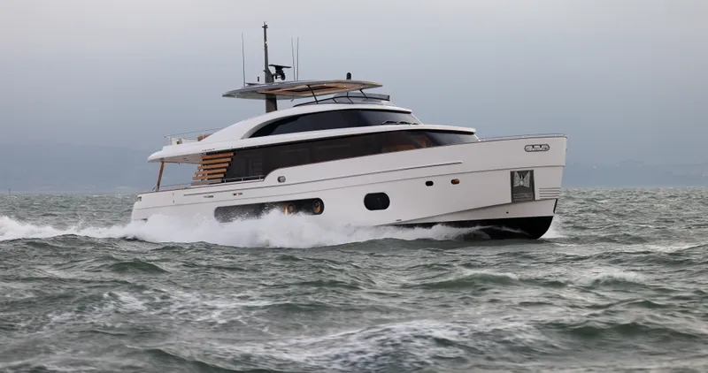 Slide: The Image of Azimut Magellano 25M 2026 - 5