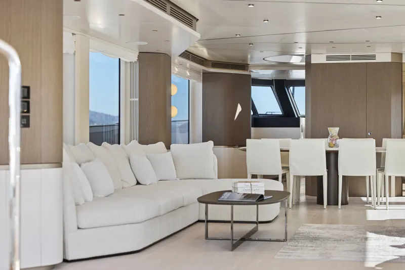 Slide: The Image of Azimut Magellano 25M 2026 - 51