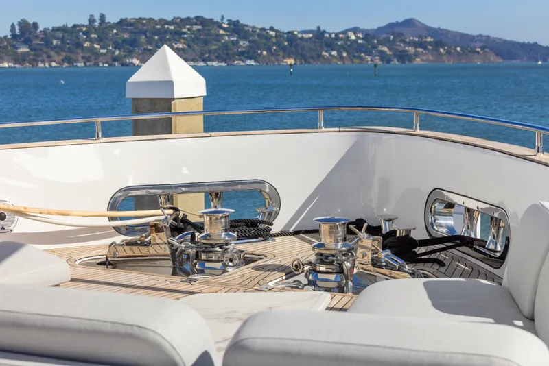 Slide: The Image of Azimut Magellano 25M 2026 - 55