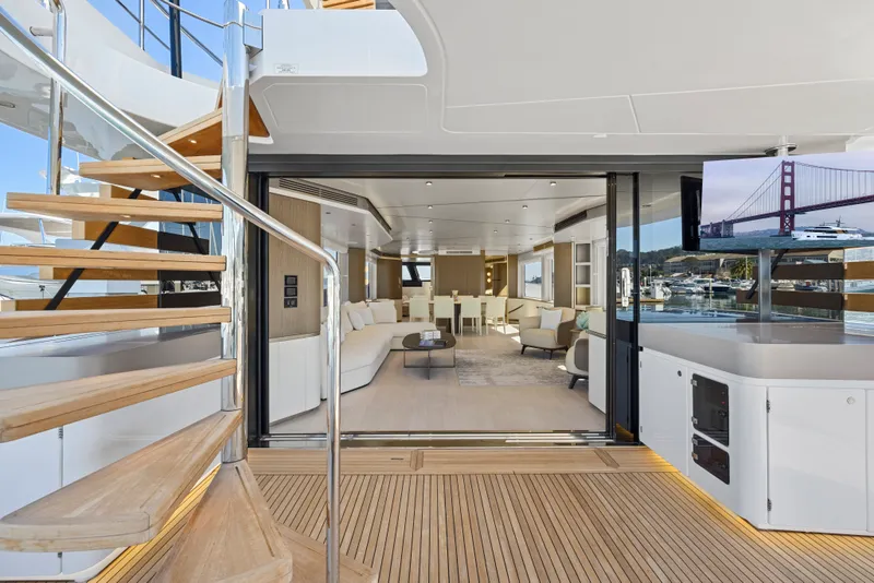 Slide: The Image of Azimut Magellano 25M 2026 - 79