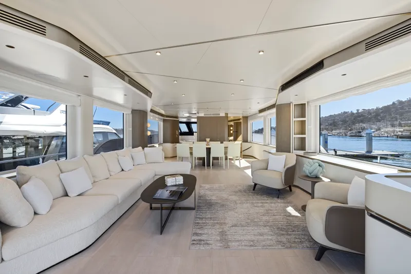 Slide: The Image of Azimut Magellano 25M 2026 - 82