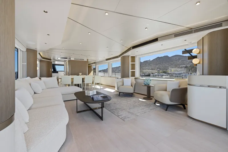 Slide: The Image of Azimut Magellano 25M 2026 - 83