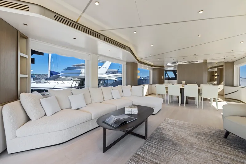 Slide: The Image of Azimut Magellano 25M 2026 - 84