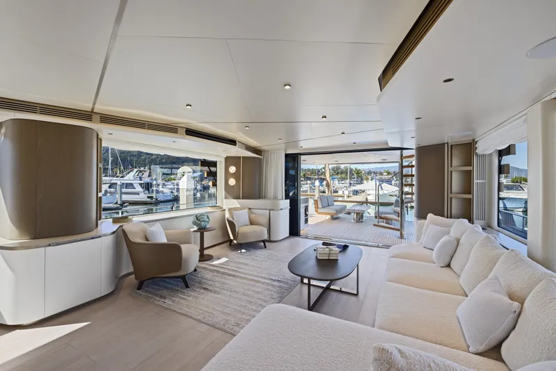 Slide: The Image of Azimut Magellano 25M 2026 - 87