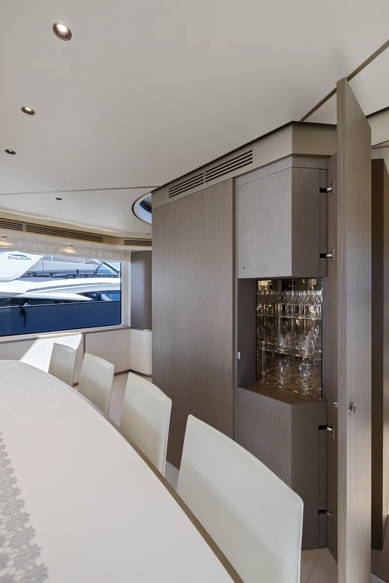 Slide: The Image of Azimut Magellano 25M 2026 - 90