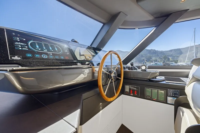 Slide: The Image of Azimut Magellano 25M 2026 - 94