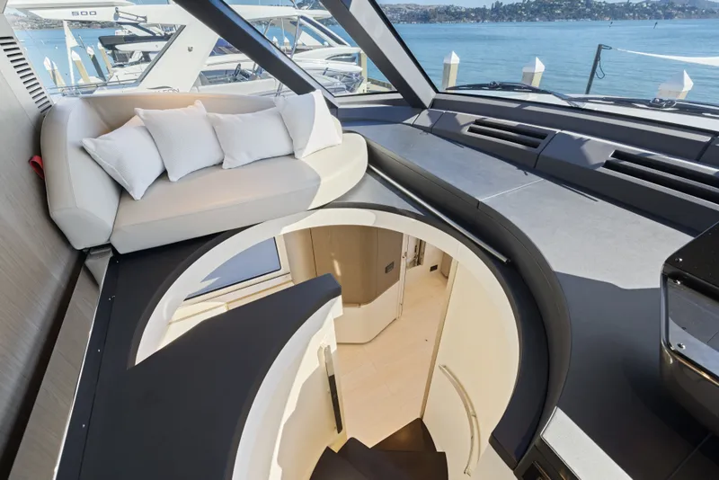 Slide: The Image of Azimut Magellano 25M 2026 - 96