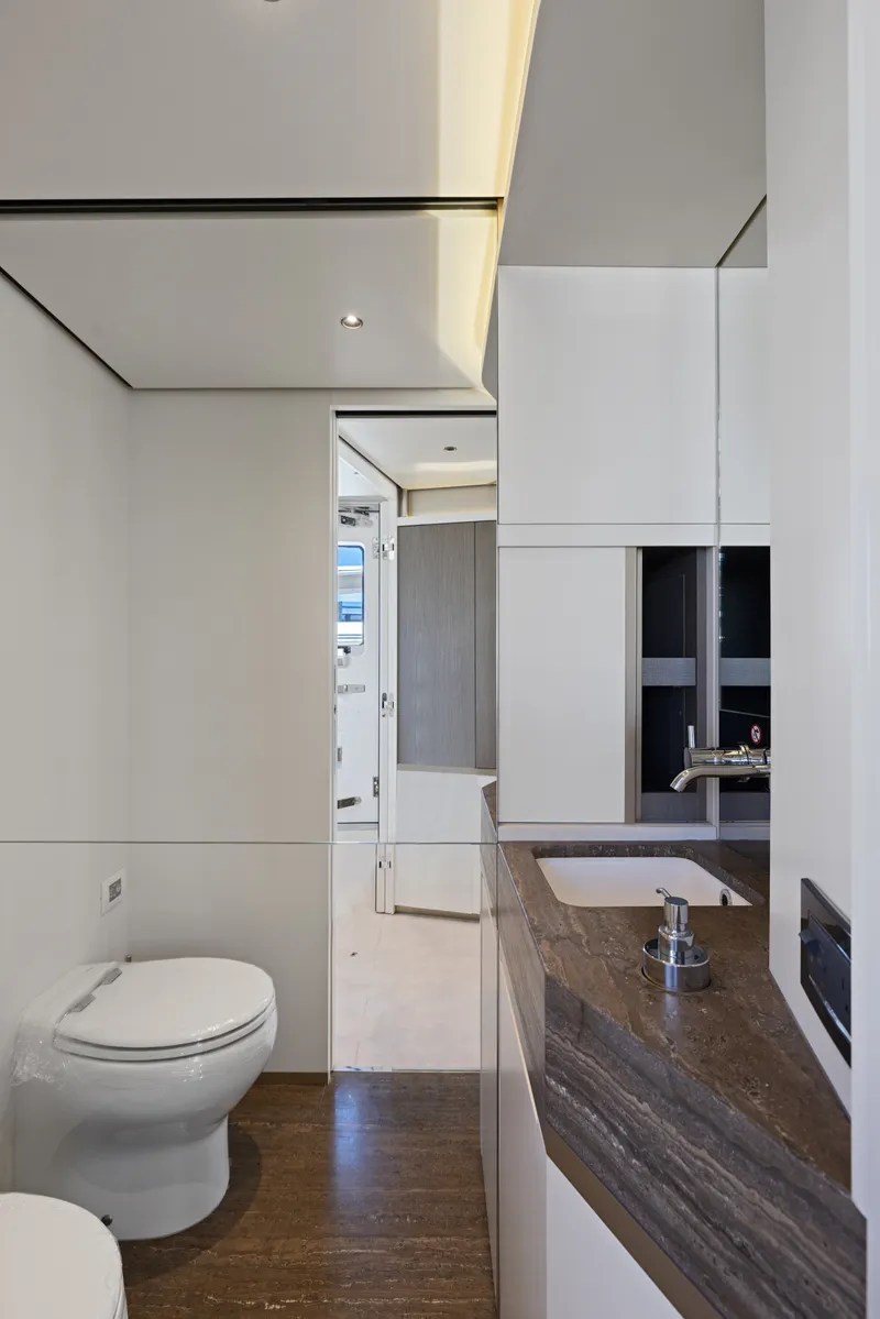 Slide: The Image of Azimut Magellano 25M 2026 - 98