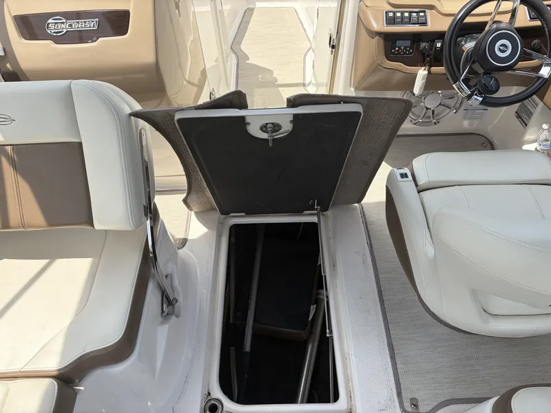 Slide: The Image of Chaparral 230 SunCoast 2018 - 14