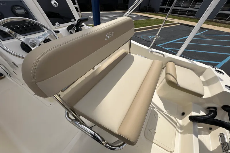 Slide: The Image of Scout 175 Sportfish 2025 - 9