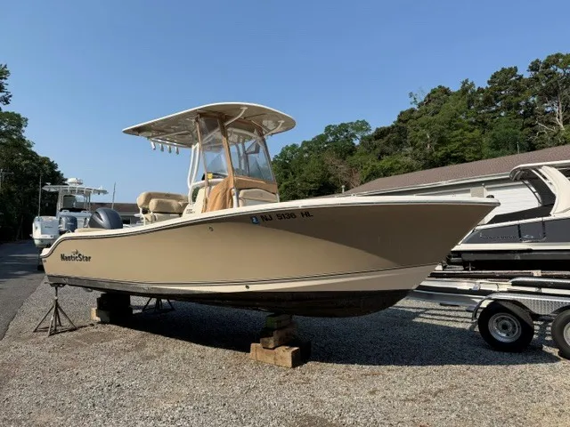 Slide: The Image of NauticStar 2302 Legacy 2018 - 2