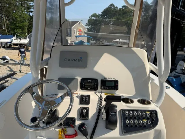Slide: The Image of NauticStar 2302 Legacy 2018 - 4
