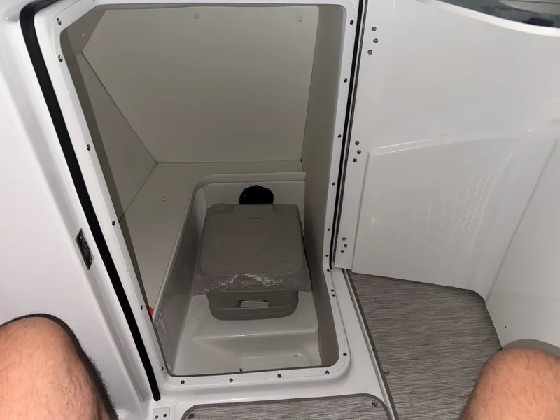 Slide: The Image of Four Winns HD 3 2022 - 10